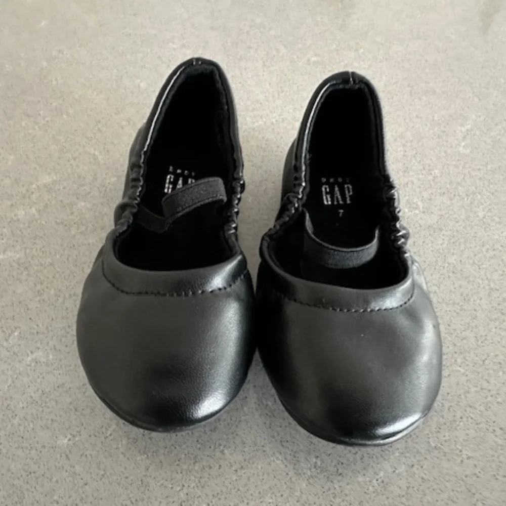Littkr Girl Gap Toddler Sz 7 Black Ballet Straped Flats -Worn 1x